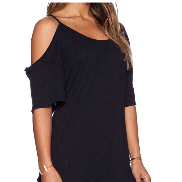 Ella Moss Off the Shoulder Top - Picture 1 of 3